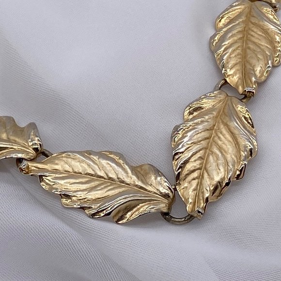 Jewelry Vintage 15 inch with 2 in ext. Necklace Theme - Picture 4 of 5